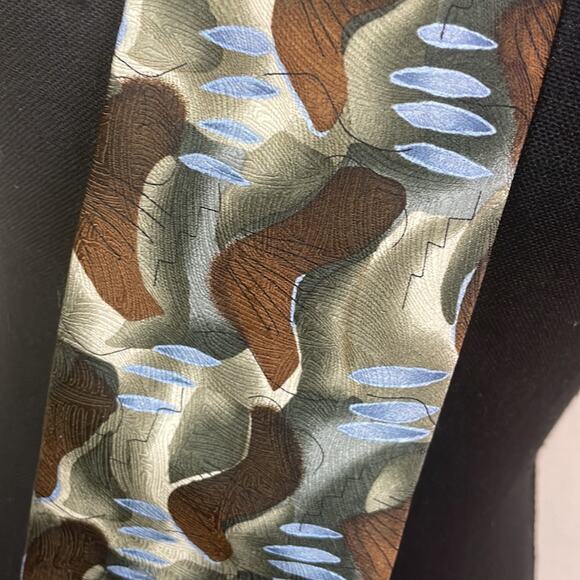 J. Garcia Limited Edition Duck Worm Alarm 100% silk tie - Picture 3 of 7